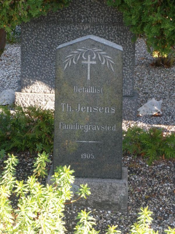 Th. Jensen's familiegravsted.JPG